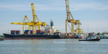 红海危机未平，霍尔木兹风暴再起：亚太供应链的‘双 chokepoint’系统性风险