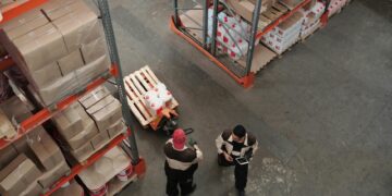 Stellantis供应链战略：人工智能与人文协作如何重塑汽车物流未来