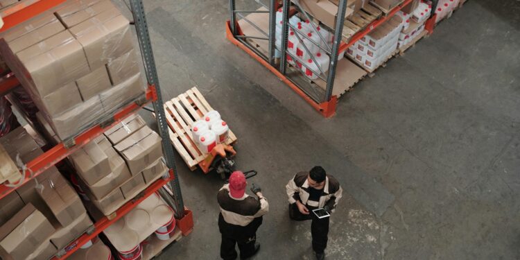 Stellantis供应链战略：人工智能与人文协作如何重塑汽车物流未来