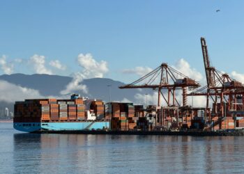 红海再陷危机：伊朗战争引爆全球集装箱航运链式崩塌