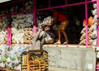 Autonomous Trucking Economic Impact: $9B Consumer Savings and $70B GDP Contribution by 2035