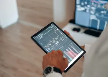 AI代理正在接管采购——当供应链SaaS迈入“自主执行”时代：采购自动化如何重塑全球数字供应网络