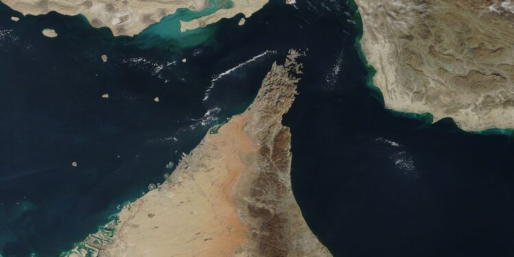 Hormuz Strait Blockade Disrupts Asian Supply Chains: 5 Key Impacts