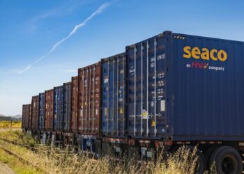 2026年供应链风险与趋势展望:关税波动、关键材料短缺与物流挑战