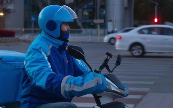 300万蓝骑士+抖音入局：即时零售运力战争进入‘毫秒级’决胜时代