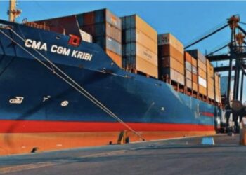 法国运营货轮成首家通过霍尔木兹海峡的大型班轮船舶，CMA CGM加收旺季附加费
