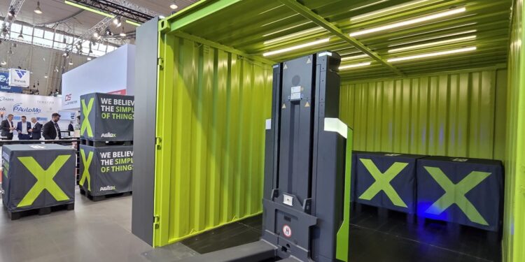Agilox发布全自动卡车装货系统：标准AMR实现高精度入厢作业