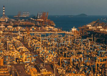 施耐德电气推供应链脱碳加速器：覆盖超1000家供应商，减排目标锁定2030年