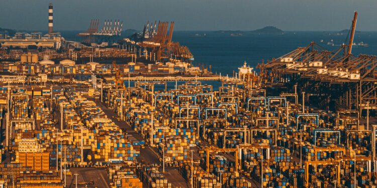 施耐德电气推供应链脱碳加速器：覆盖超1000家供应商，减排目标锁定2030年