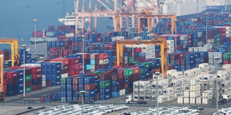 韩国4月前10天出口激增36.7%，半导体出口占比达34%