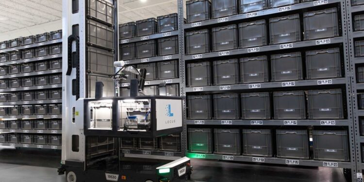 仓储自动化突破：Locus推出全自主履约系统，人工干预减少90%