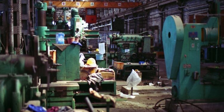 物理AI加速制造业自动化，埃森哲投资通用机器人