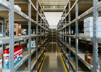 65% of Warehouses Plan AI Software by 2026