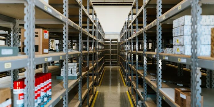 65%仓库计划部署AI软件，仓储现代化加速至2026年