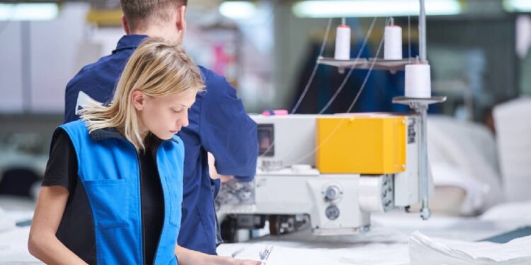 美国纺织业2025年产值下滑至60.9亿美元但保持稳定