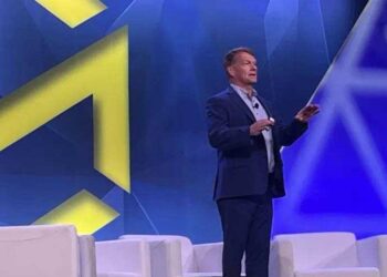 AI应用率一年飙升11个百分点，70%从业者认定其将冲击供应链