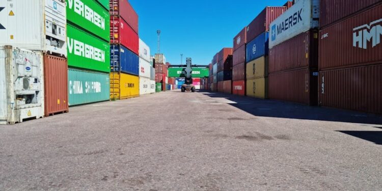 Amazon Imposes 3.5% Fuel & Logistics Surcharge on FBA