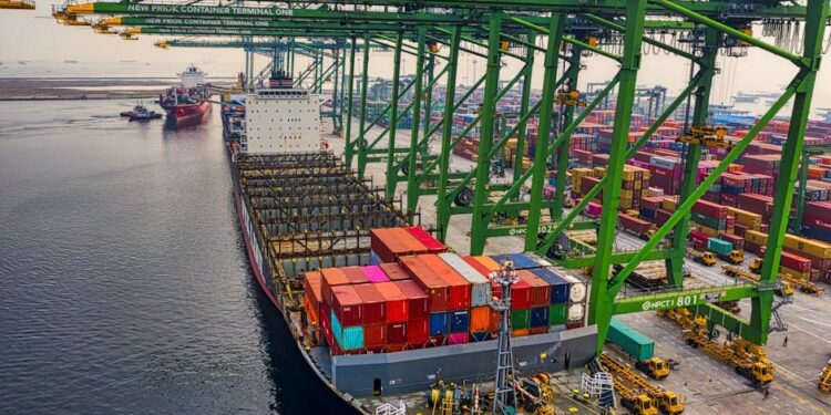 YMX物流推出全球首个自主场站操作系统,已在美Top5商超9个仓部署