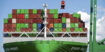 Strait of Hormuz Blockade Threat Raises Supply Chain Risk
