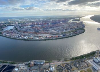 2026 Supply Chain Disruption: 72% Cite U.S. Tariff Volatility as Top Regulatory Risk