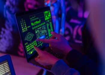 林德推出车队管理平台及电动平衡重叉车