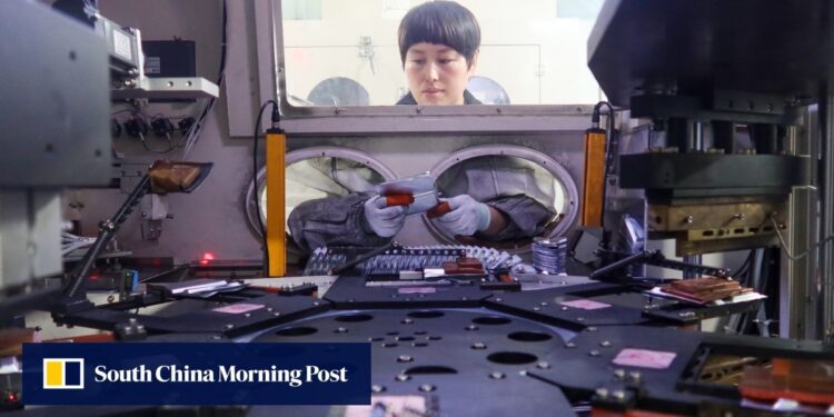 China’s Battery Makers Gain as Iran War Reshapes Energy Storage Demand