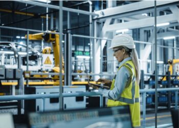 Reshoring Jobs Down 7% in 2025 Amid USD Overvaluation