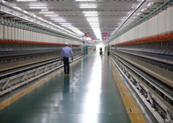 India Private Sector PMI Rises to 58.3 Amid Manufacturing Surge