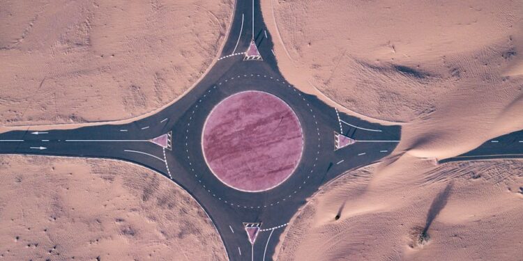 伊朗冲突冲击日本光刻胶溶剂供应，丙二醇醚价格暴涨92%