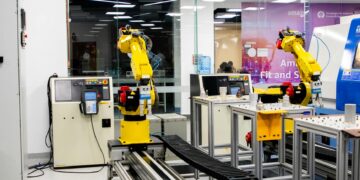 Warehouse Robotics Adoption Rises: 48% of Firms Use Robots in 2025
