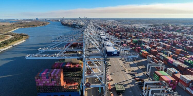 萨凡纳港集装箱吞吐量下滑14% — gCaptain