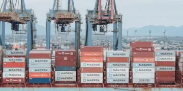 Vallarpadam transhipment量腰斩，Vizhinjam突破130万TEU — The Loadstar