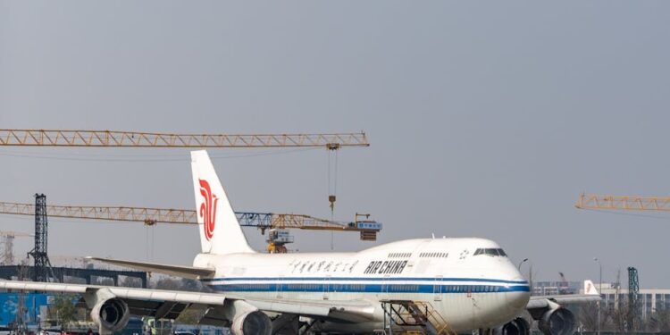 AI热潮冲击空运物流：氦气短缺致供应链承压 — The Loadstar