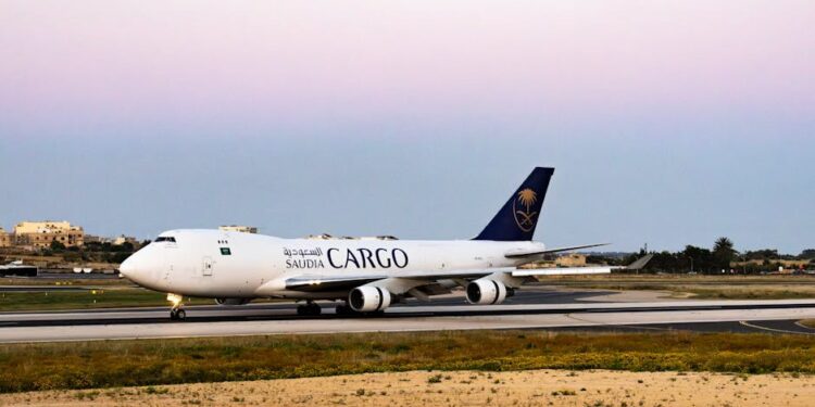 Dubai Chamber, FedEx Assess Supply Chain Resilience with 196 Firms