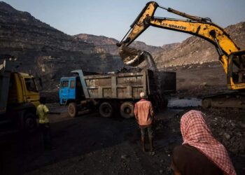 Coal India’s April Output Drops 9.7% Amid 255.85 GW Peak Demand — manufacturing.economictimes.indiatimes.com