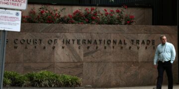 美国国际贸易法院裁定特朗普10%全球关税违法 — www.supplychaindive.com