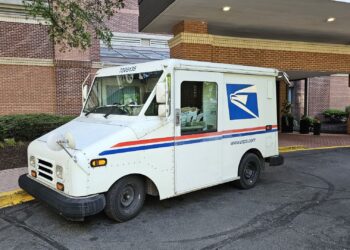 DHL 将美国末端配送外包给邮政局，合同价值超10亿美元