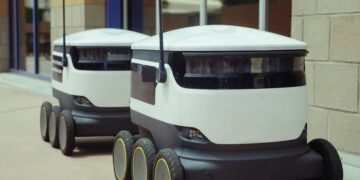 DHL 部署 8000 台机器人，重塑全球仓储岗位结构