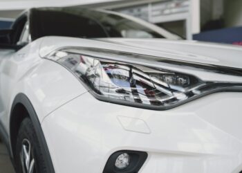 Trump Threatens 25% Tariffs on EU Autos Amid Trade Dispute