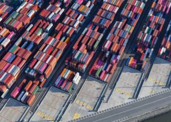零售集团集中化物流运营 — Logistics Business