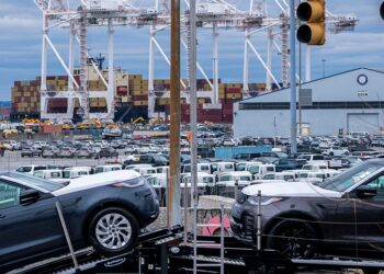 EU Seeks US Trade Talks Amid 25% Trump Car Tariff Threat — www.ttnews.com