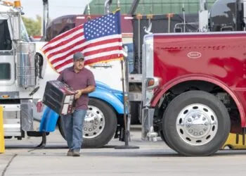Freight Surge Drives 6.4% Van, 77% Flatbed Demand — FreightWaves