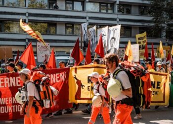 DHL, FedEx, UPS urge EU to delay €3 parcel tax rollout