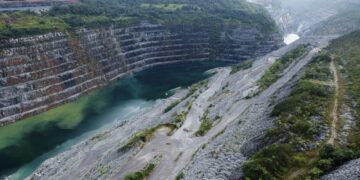加纳拟强制30%大型金矿产量用于本地精炼