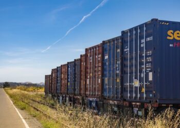Matson Logistics 首季空转海货运量上升，受益于航空运力缩减与高燃油成本