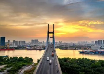 Vietnam, Russia Ink 3 New Air Routes, Expand Rail-Sea Multimodal Links