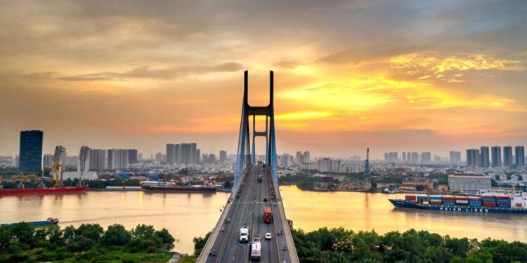 Vietnam, Russia Ink 3 New Air Routes, Expand Rail-Sea Multimodal Links