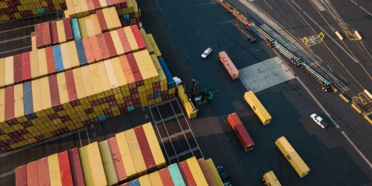 空运费率仍高企,较一年前涨32.7%,AI货运需求推升亚太航线