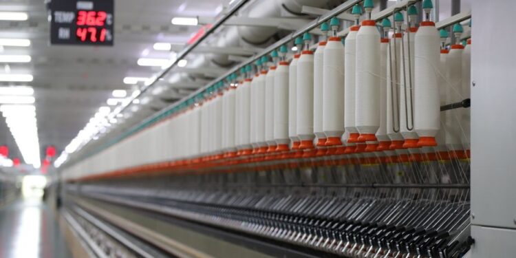 Johnson & Johnson pledges $1B for Florida contact lens plant