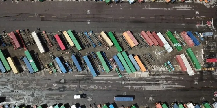 Los Angeles port handles 950,000 TEUs in July amid tariff frontloading